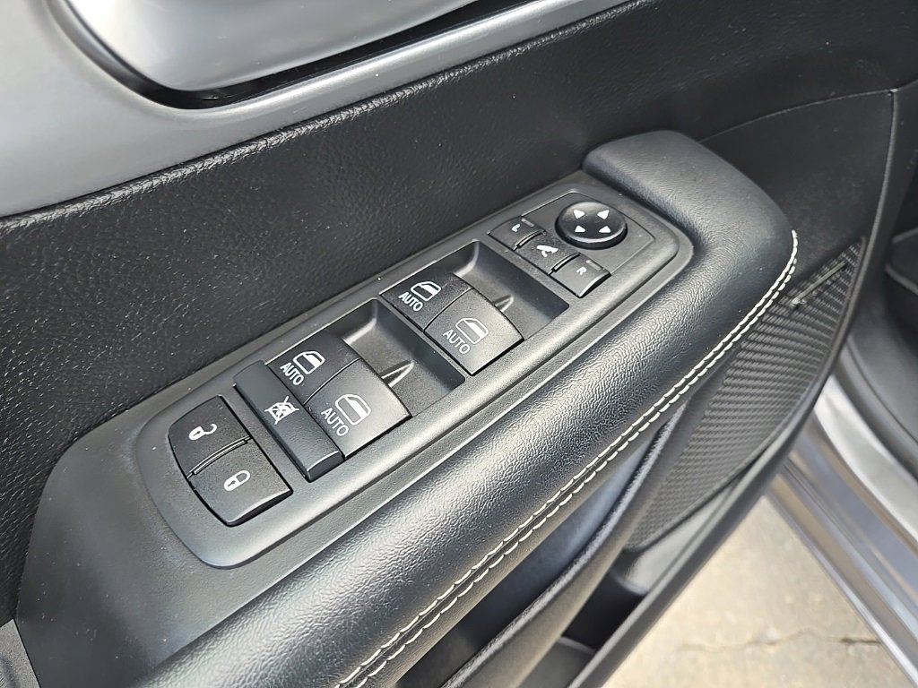 Used 2020 Chrysler Pacifica Limited w/ Advanced Safetytec Group image 33