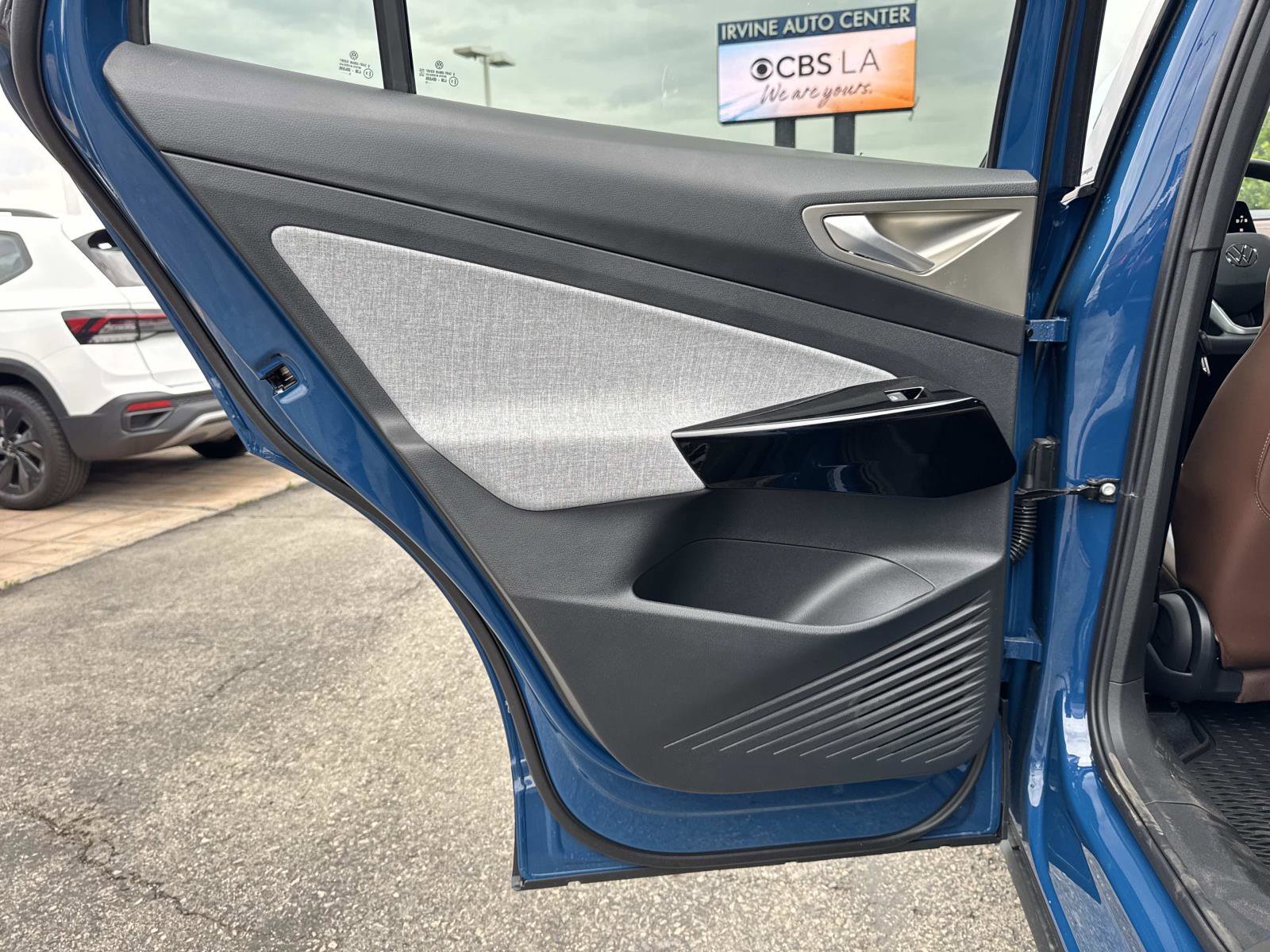 New 2025 Volkswagen ID.4 Pro image 24