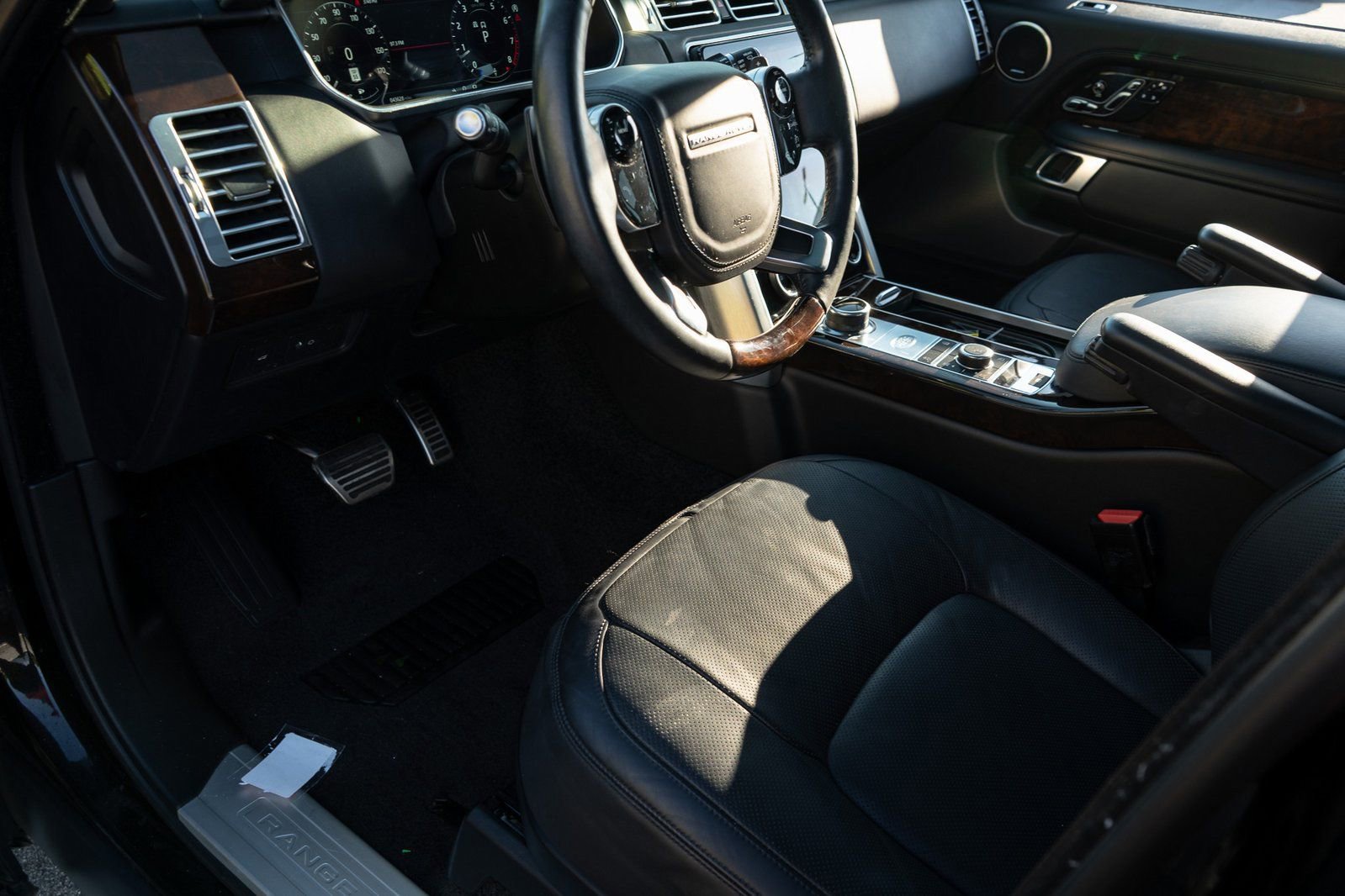 Used 2021 Land Rover Range Rover P525 Westminster Edition image 27