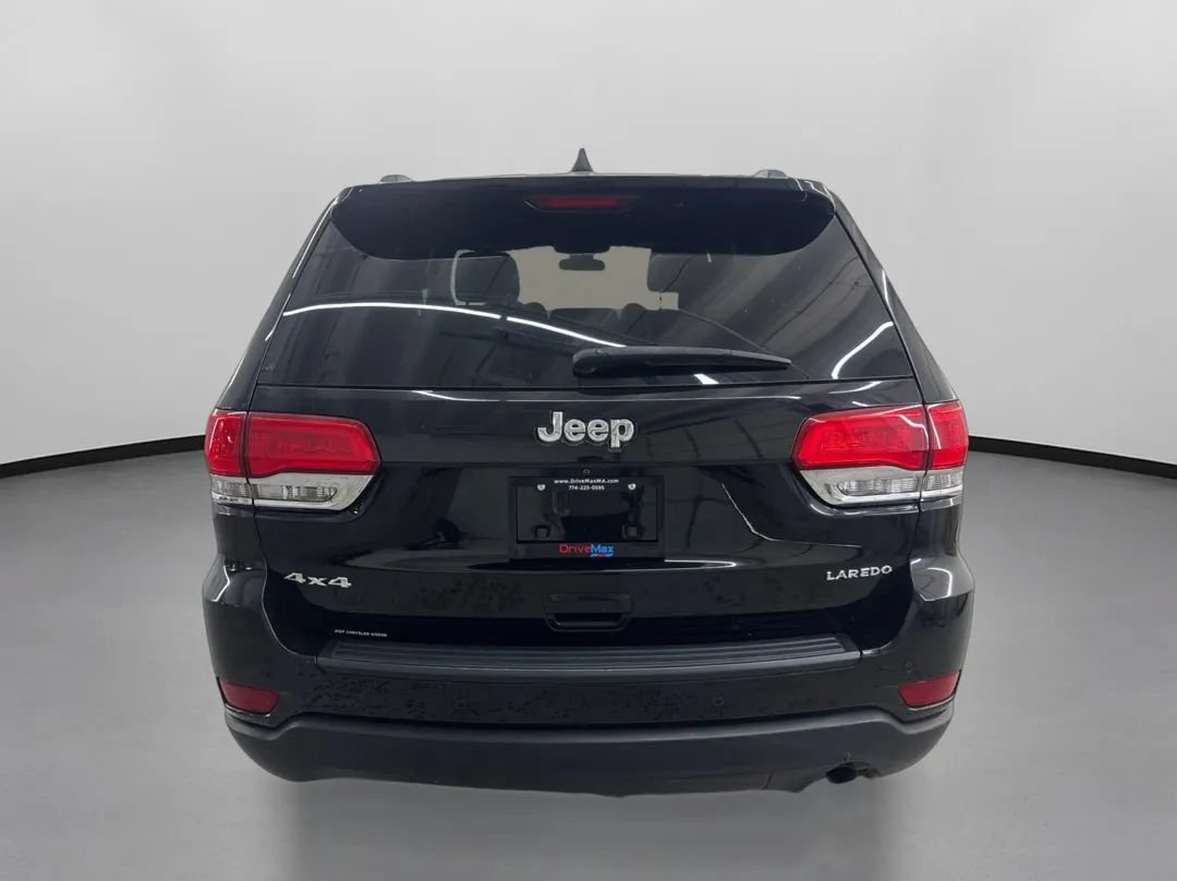 Used 2018 Jeep Grand Cherokee Laredo AWD/4WD image 8