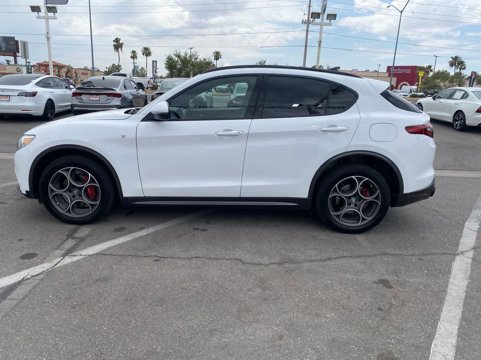 Used 2022 Alfa Romeo Stelvio Ti AWD/4WD image 10