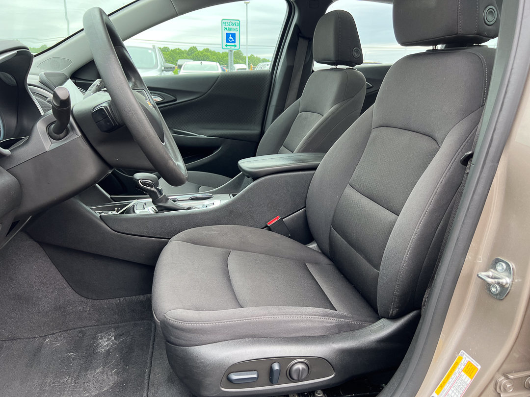 Used 2023 Chevrolet Malibu LT w/ Driver Confidence Package FWD image 14