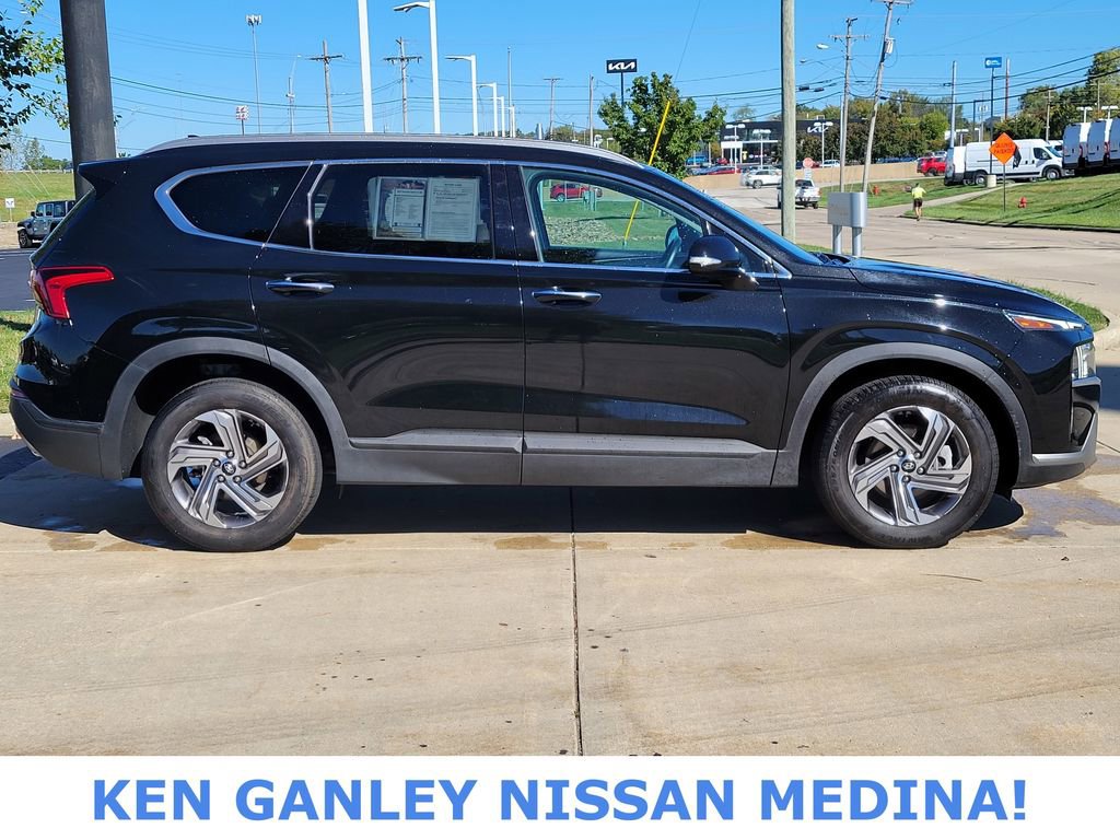 Used 2023 Hyundai Santa Fe SEL image 2