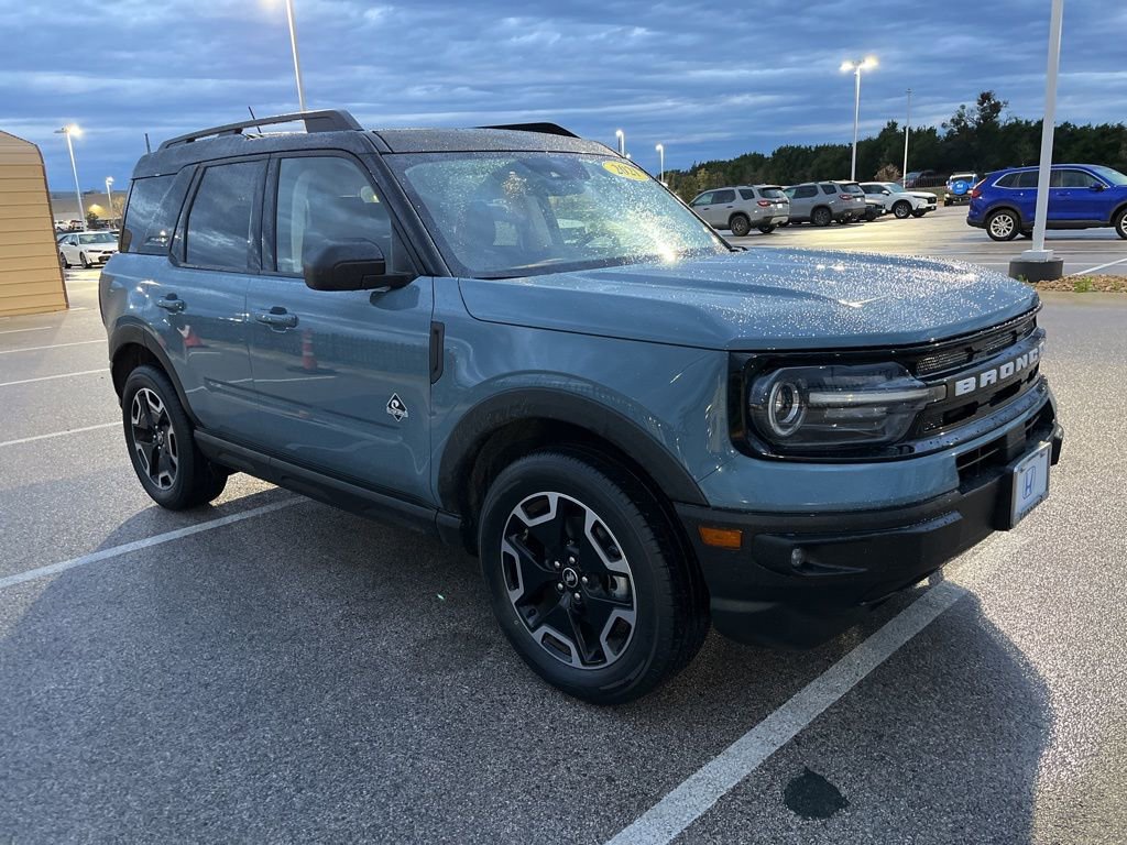 Used 2021 Ford Bronco Sport Outer Banks w/ Outer Banks Package image 3