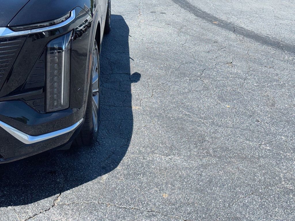 Used 2026 Cadillac Vistiq Luxury w/ LPO, Premium Carpet Package AWD/4WD image 10