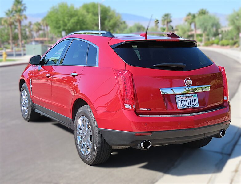 Used 2011 Cadillac SRX Luxury FWD image 4