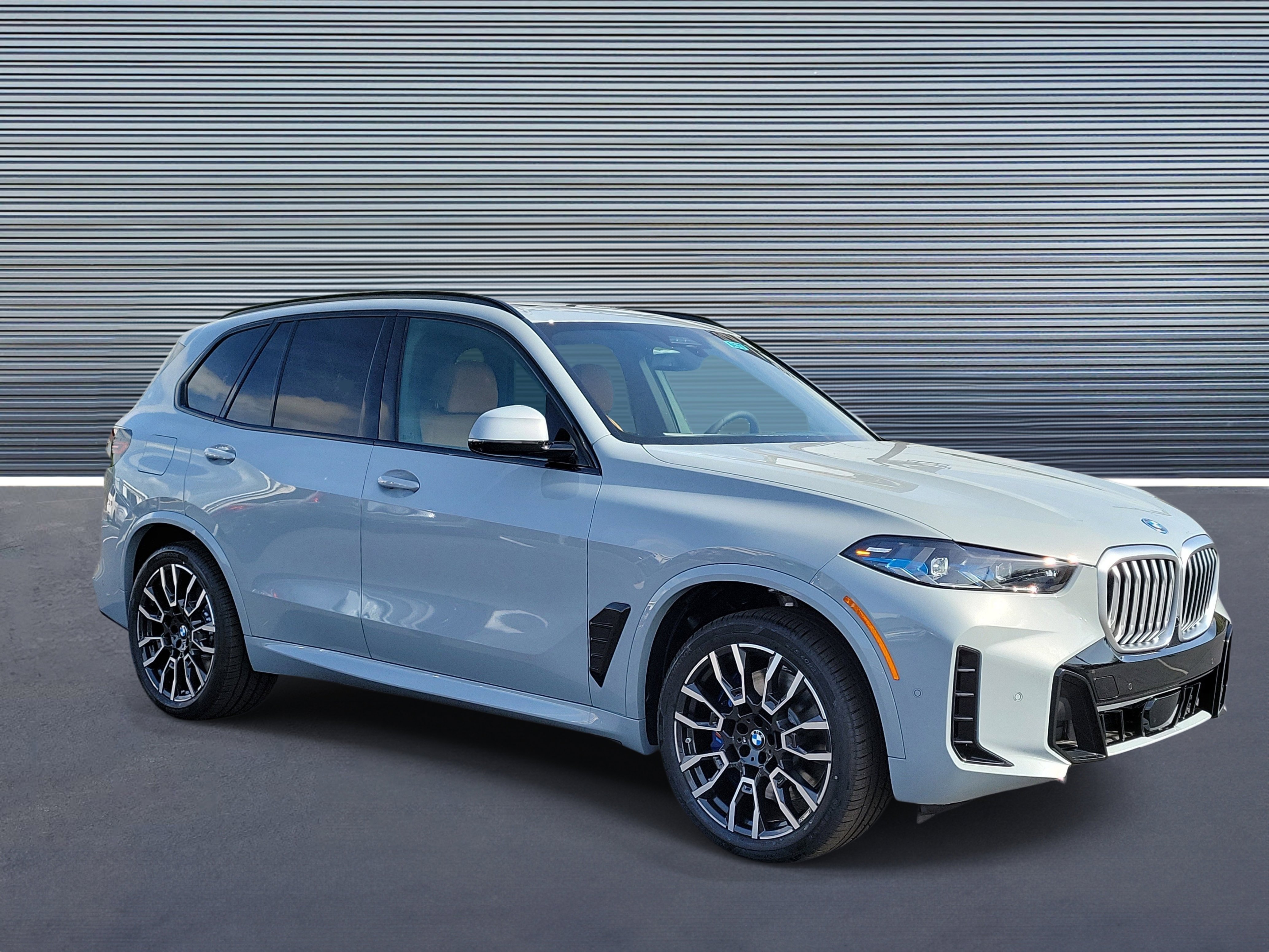 New 2026 BMW X5 xDrive50e w/ M Sport Package image 2