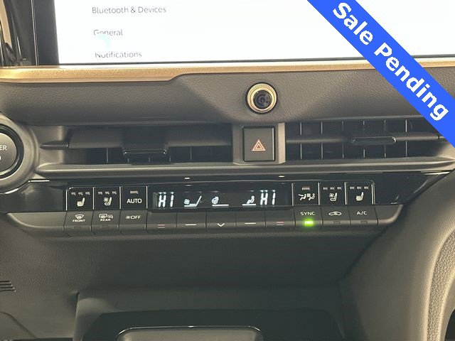 Used 2025 Toyota Crown Signia image 13