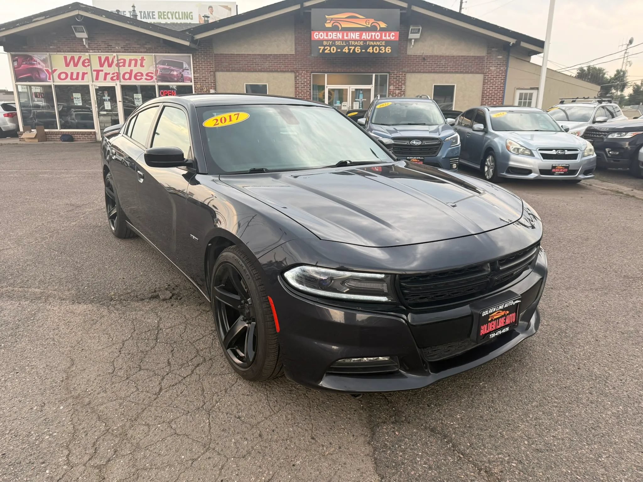 Used 2017 Dodge Charger R/T w/ Blacktop Package RWD image 2