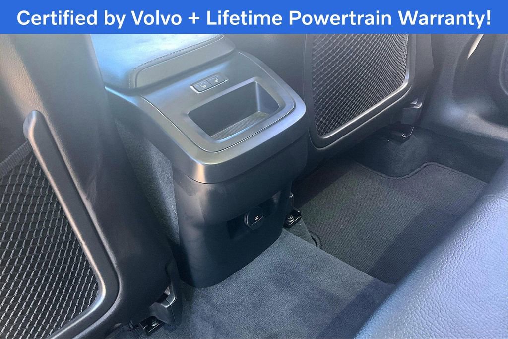 Used 2025 Volvo XC60 B5 Plus image 31