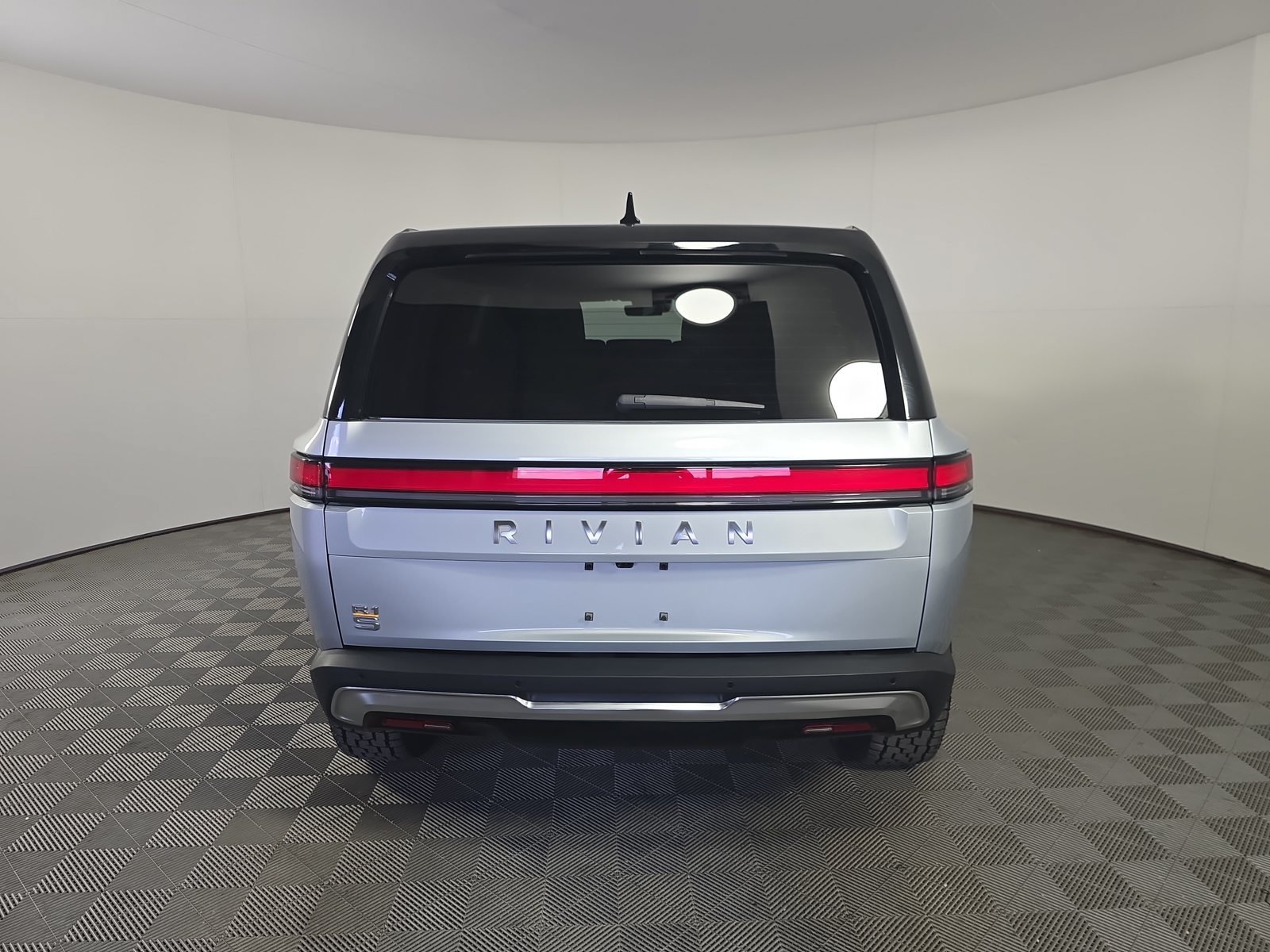 Used 2023 Rivian R1S Adventure Quad AWD/4WD image 4