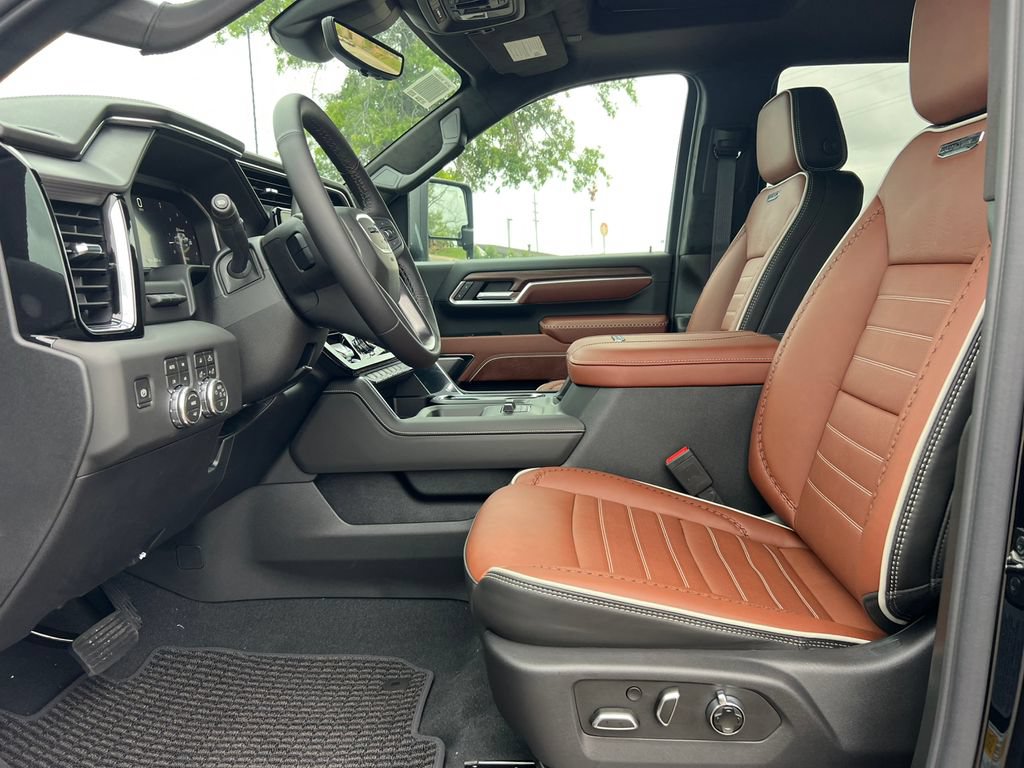 New 2026 GMC Sierra 3500 Denali Ultimate AWD/4WD image 3