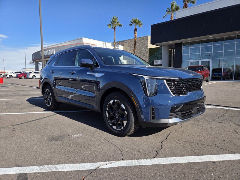 New 2026 Kia Sorento S image 2