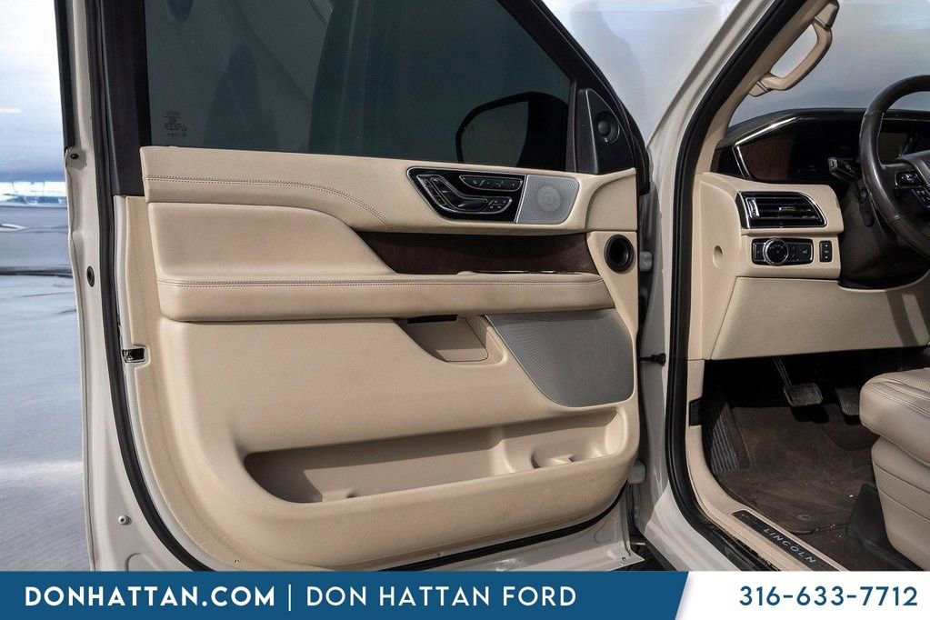 Used 2020 Lincoln Navigator Reserve w/ Luxury Package image 13