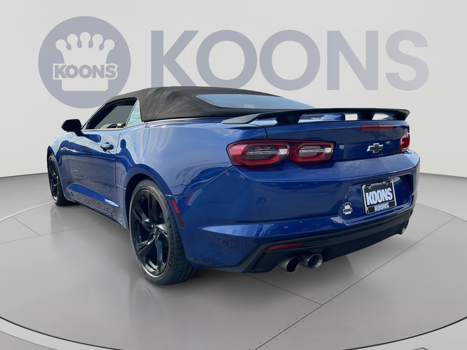 Used 2023 Chevrolet Camaro LT RWD image 4
