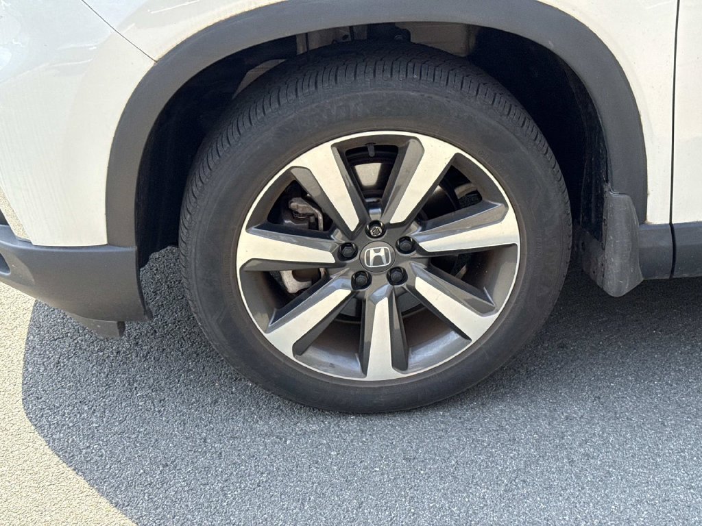 Used 2024 Honda Pilot Touring image 5