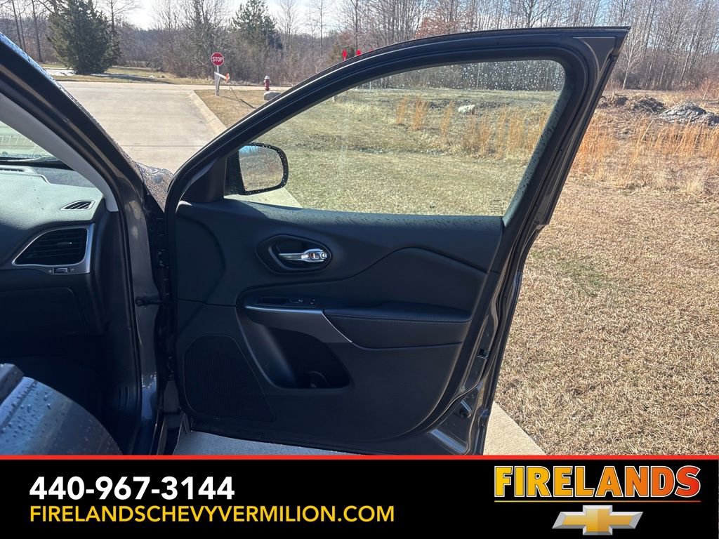 Used 2022 Jeep Cherokee Limited w/ Mopar Interior Package image 28