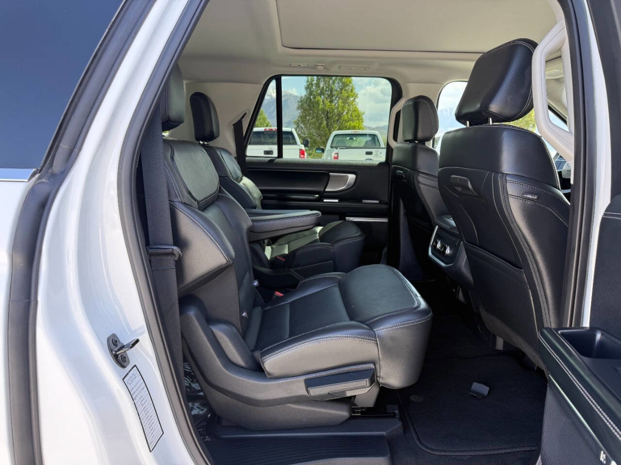 Used 2025 Ford Expedition Max Platinum image 24