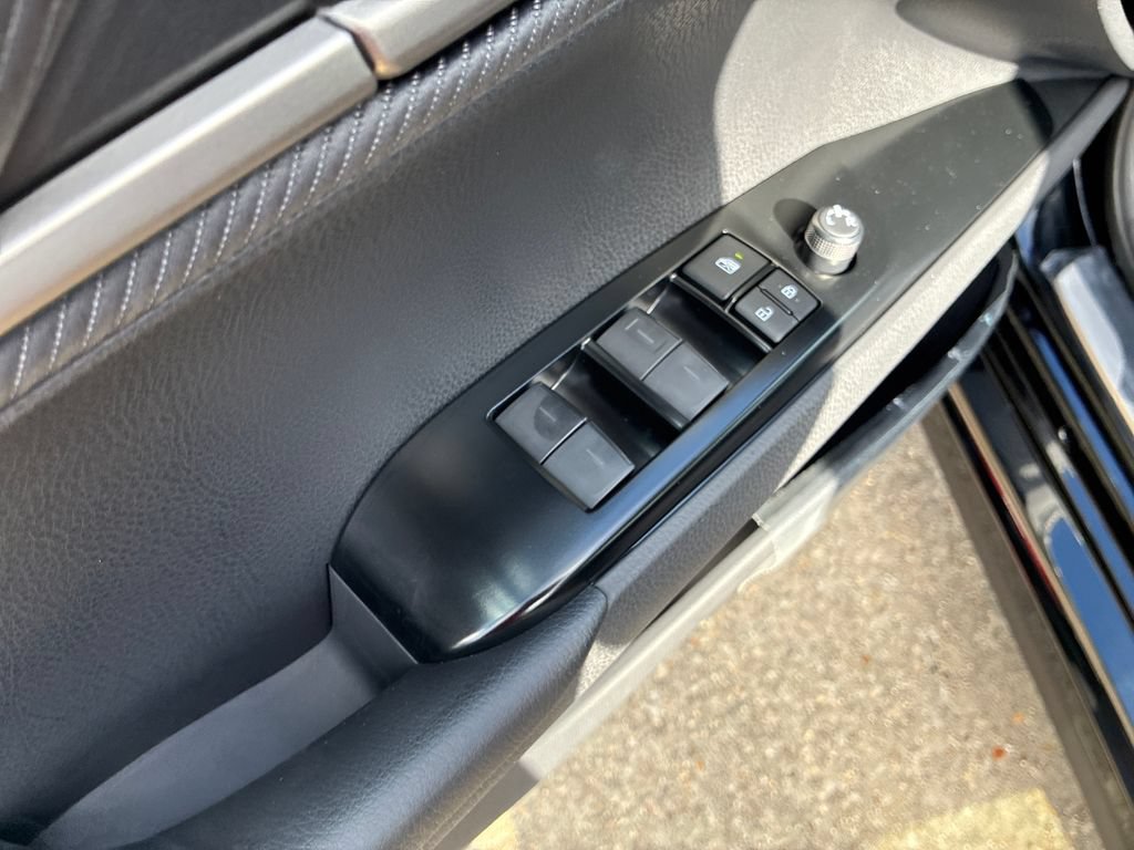New 2026 Toyota Camry Hybrid FWD image 13