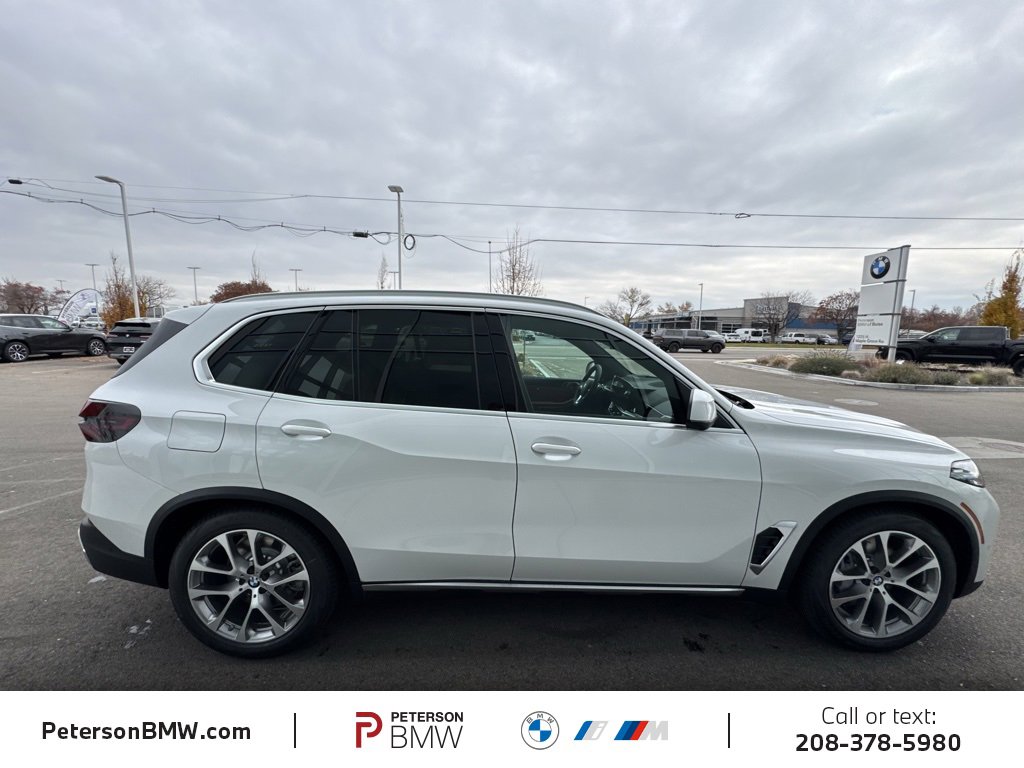 New 2026 BMW X5 xDrive50e image 8