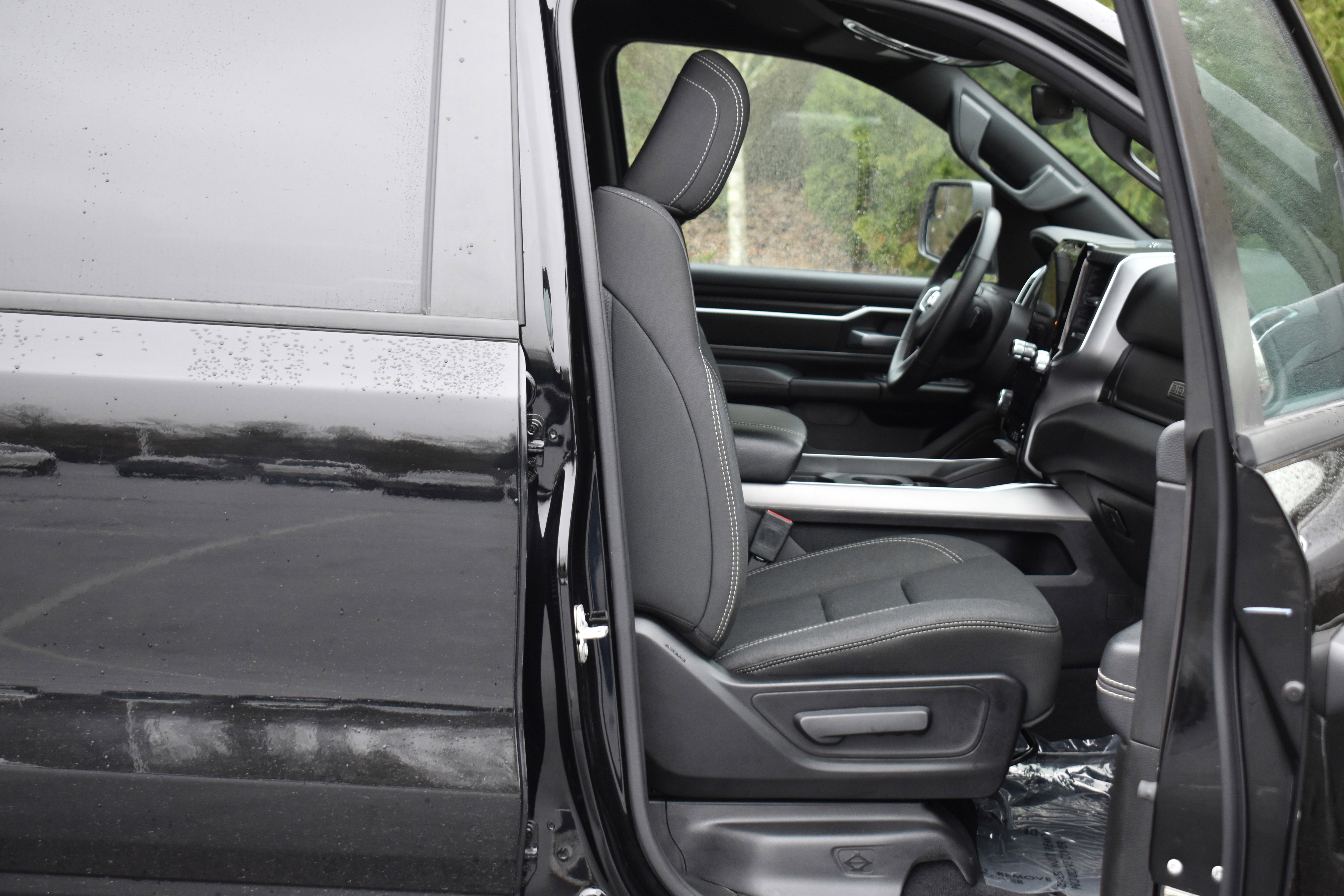 Used 2025 RAM 1500 Big Horn image 31