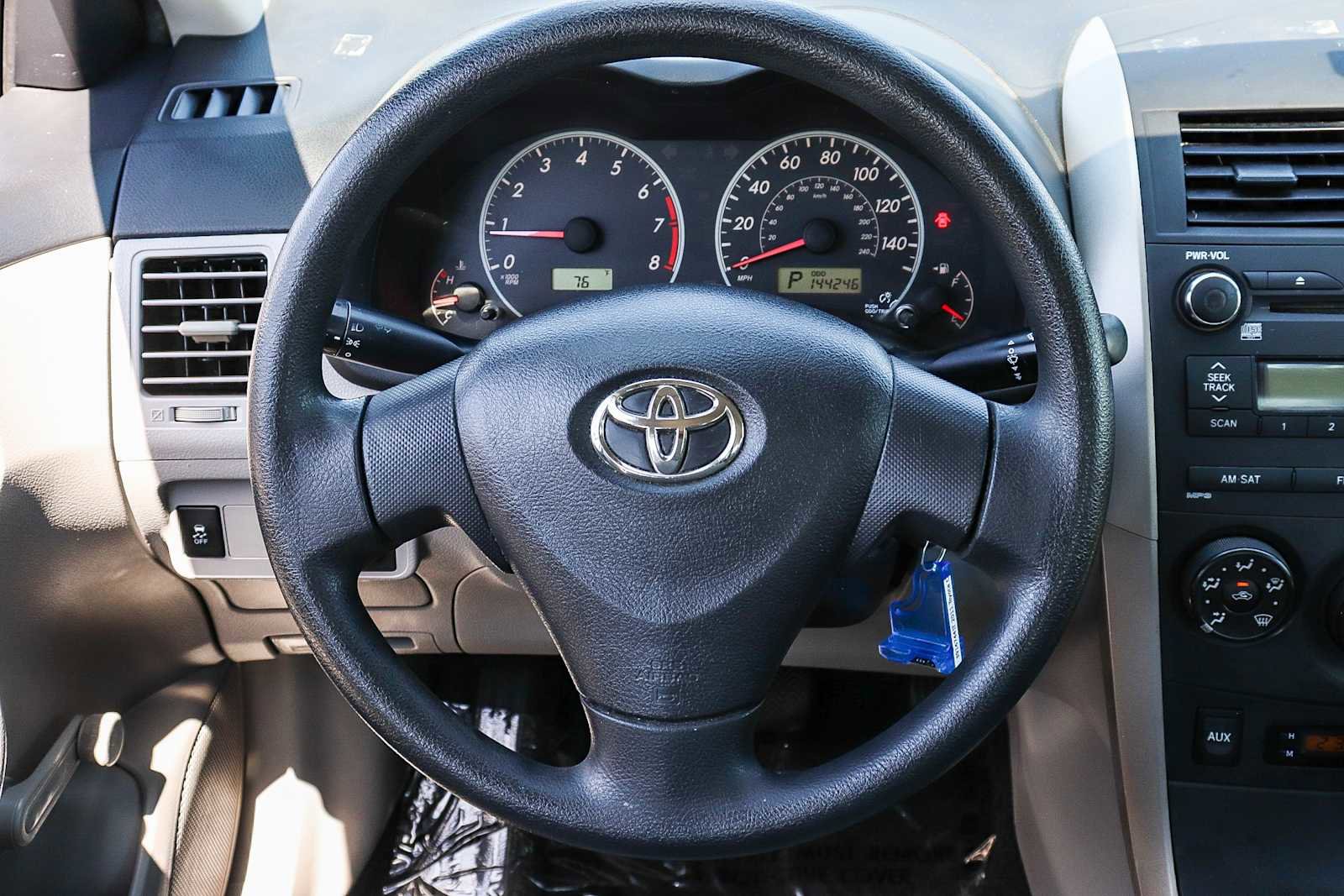 Used 2011 Toyota Corolla L image 17