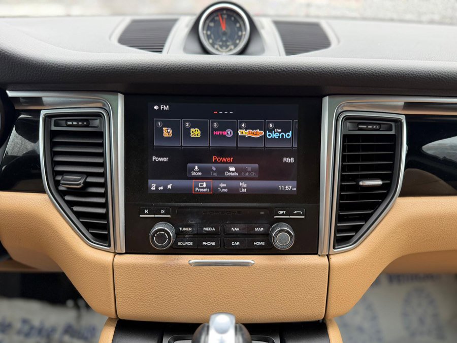 Used 2018 Porsche Macan image 30