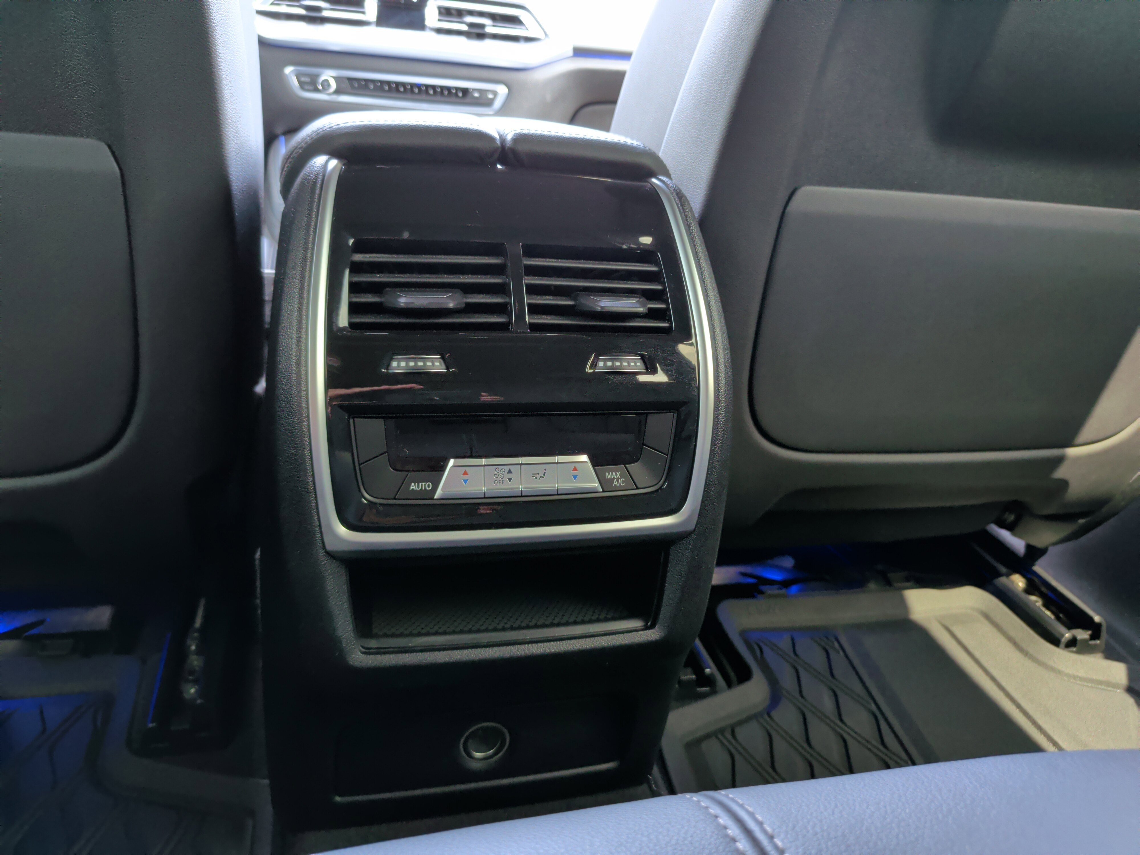 Used 2022 BMW X5 xDrive40i w/ M Sport Package AWD/4WD image 35