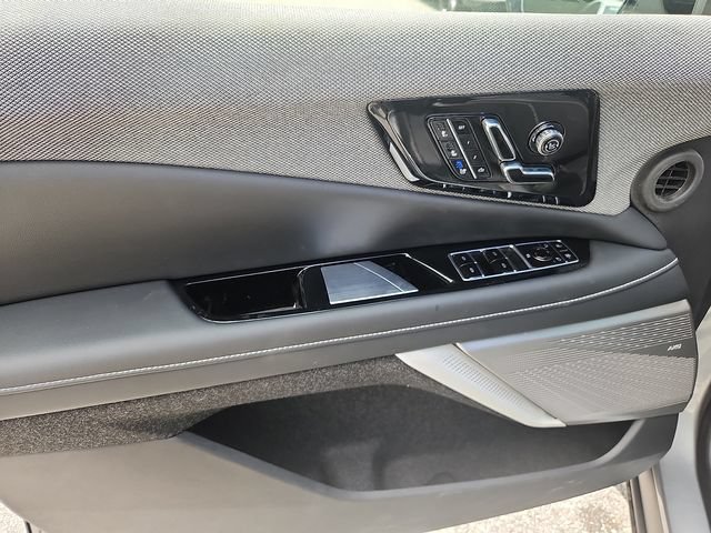 Certified 2026 Cadillac Optiq Sport 2 w/ LPO, Floor Liner Package AWD/4WD image 12