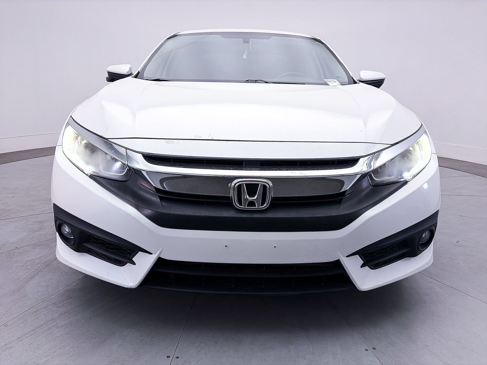 Used 2016 Honda Civic EX-T image 2