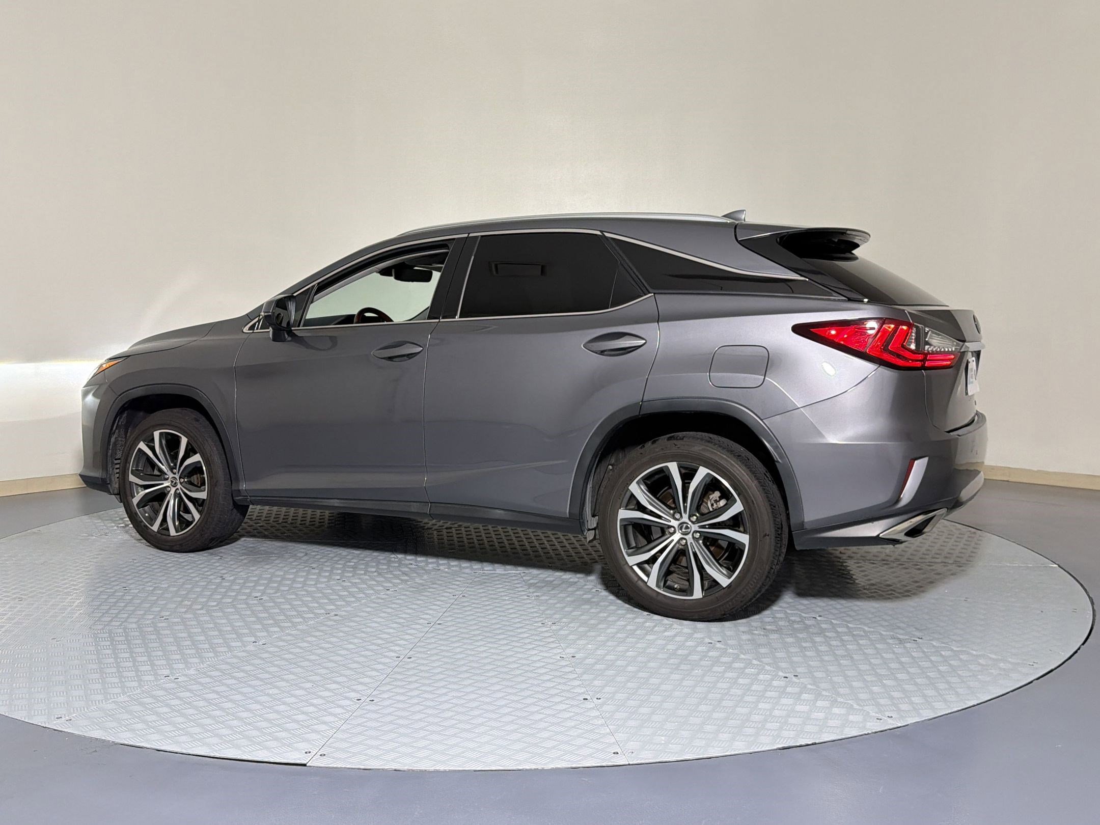 Used 2019 Lexus RX 350 FWD w/ Navigation Package image 2