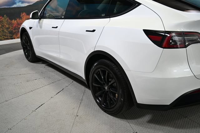 Used 2023 Tesla Model Y Long Range AWD/4WD image 7