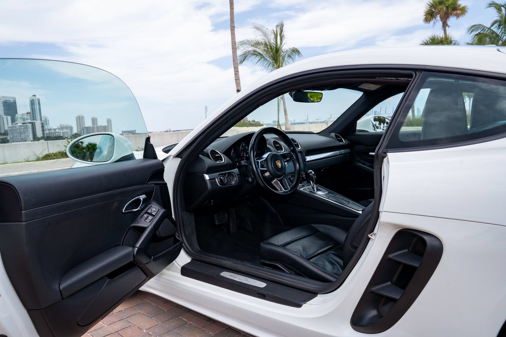Used 2018 Porsche 718 Cayman RWD image 27