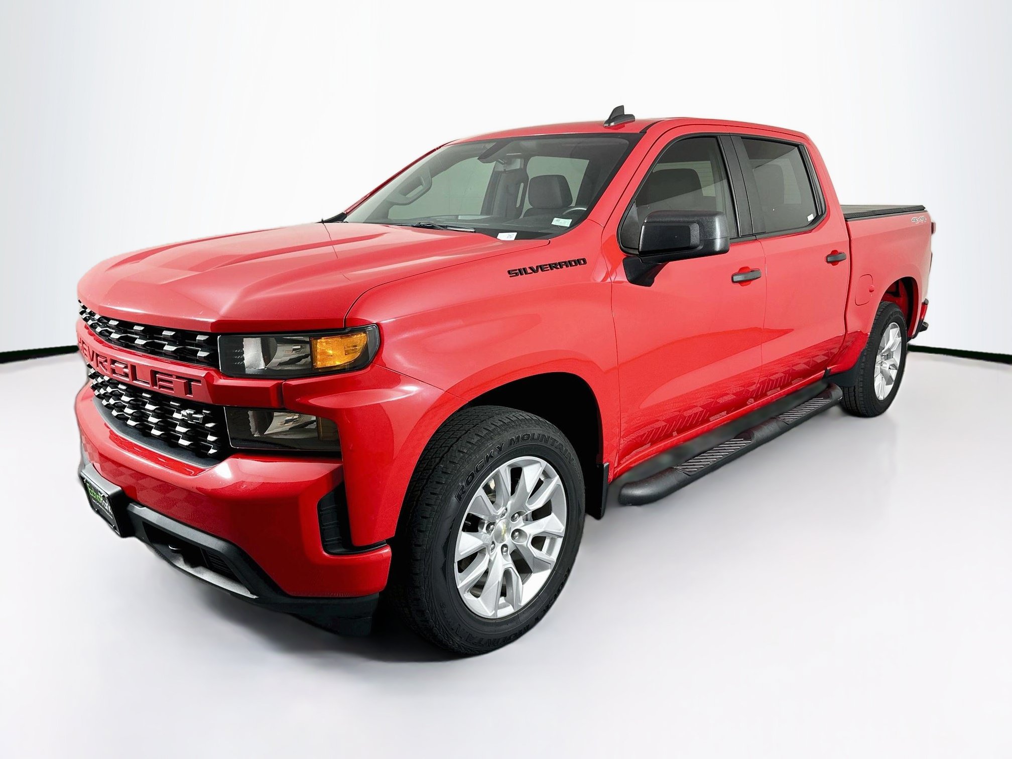 Used 2020 Chevrolet Silverado 1500 Custom w/ Custom Value Package AWD/4WD image 3