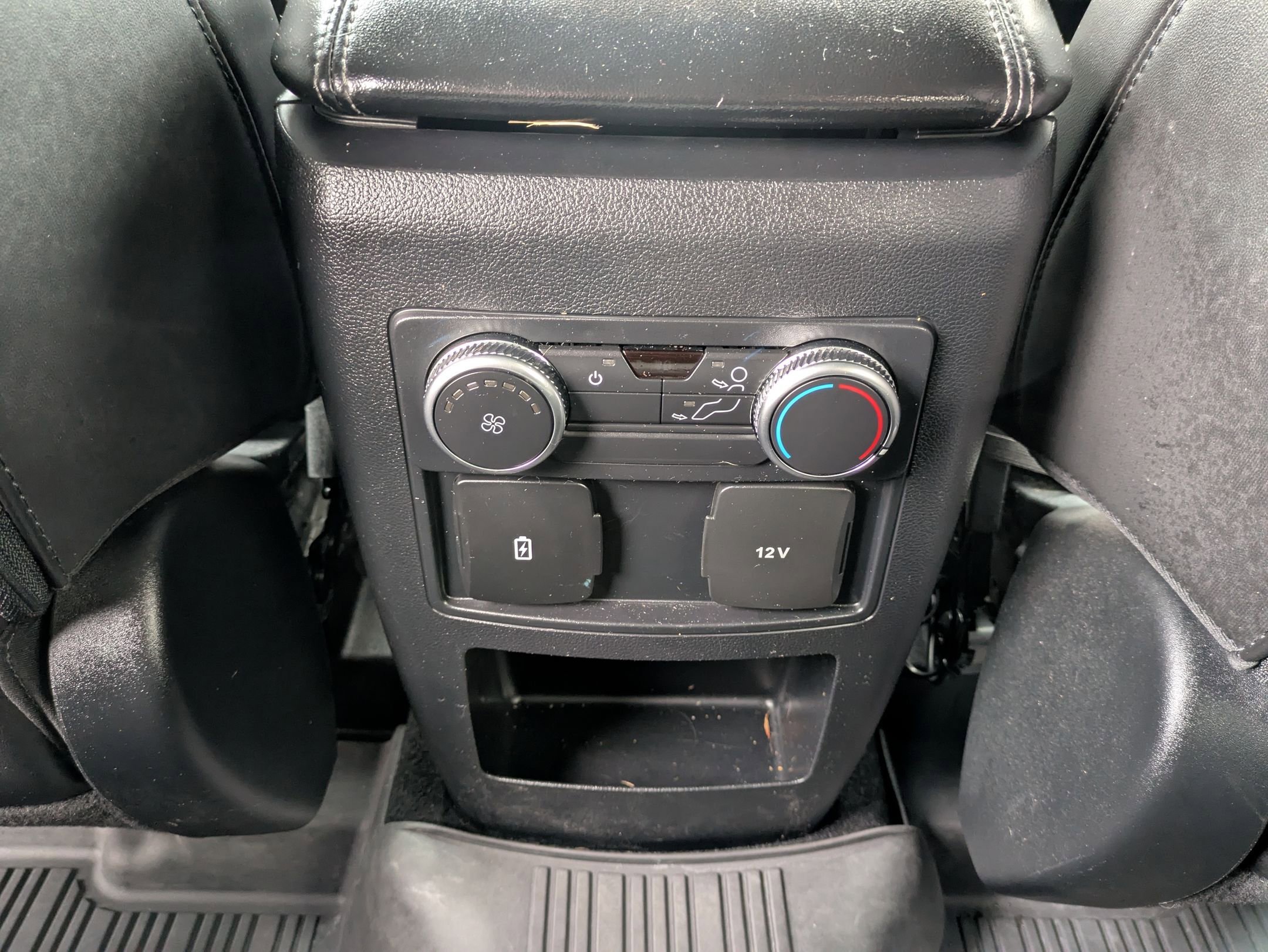 Used 2021 Ford Explorer XLT w/ Equipment Group 202A image 11