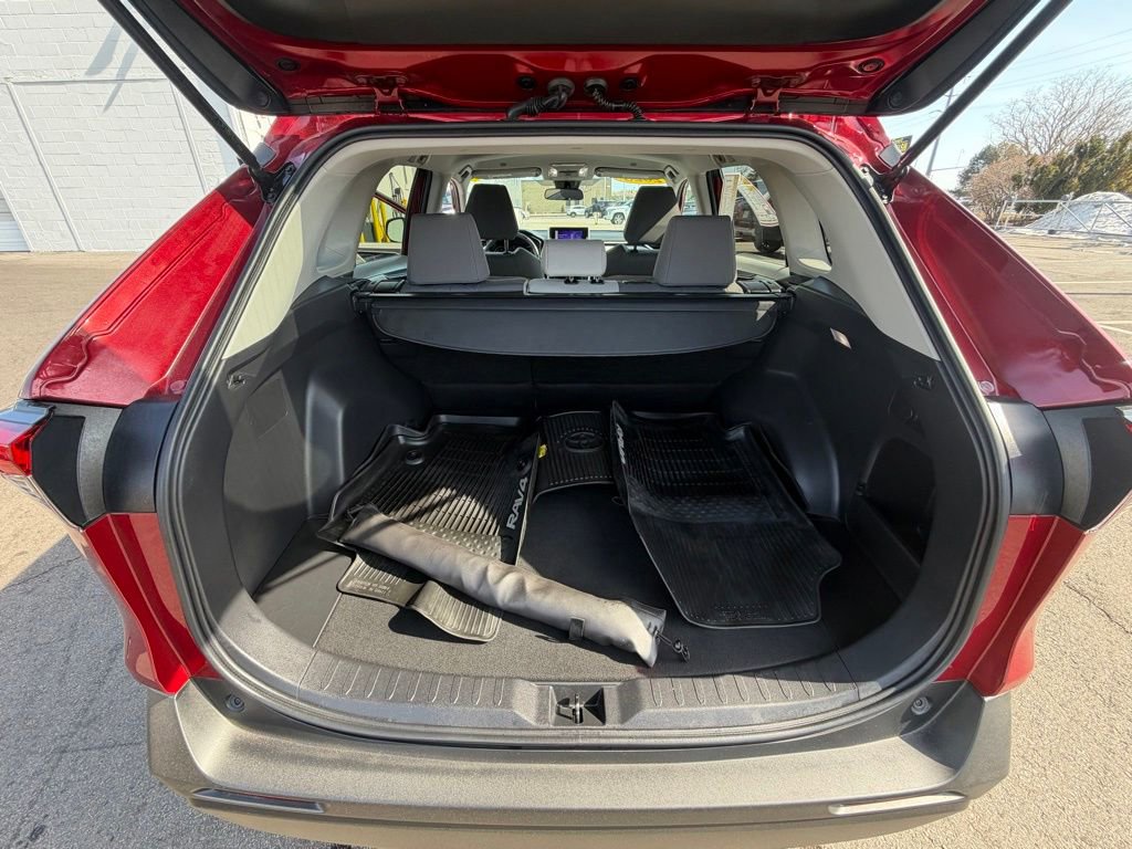 Used 2023 Toyota RAV4 XLE image 29