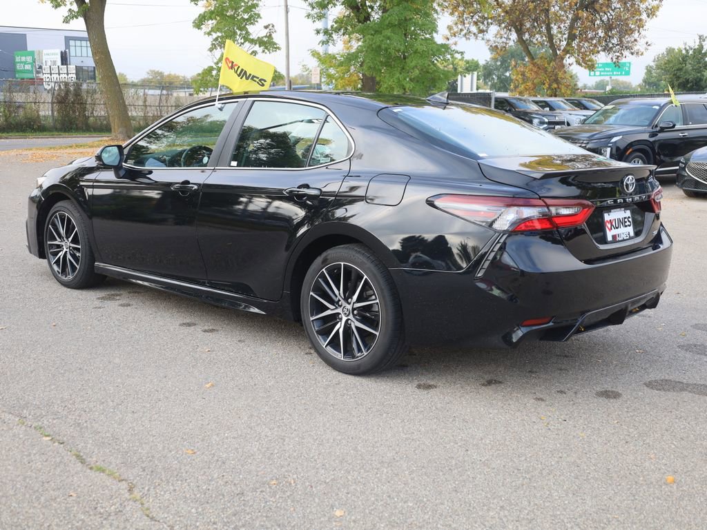 Used 2024 Toyota Camry SE image 7