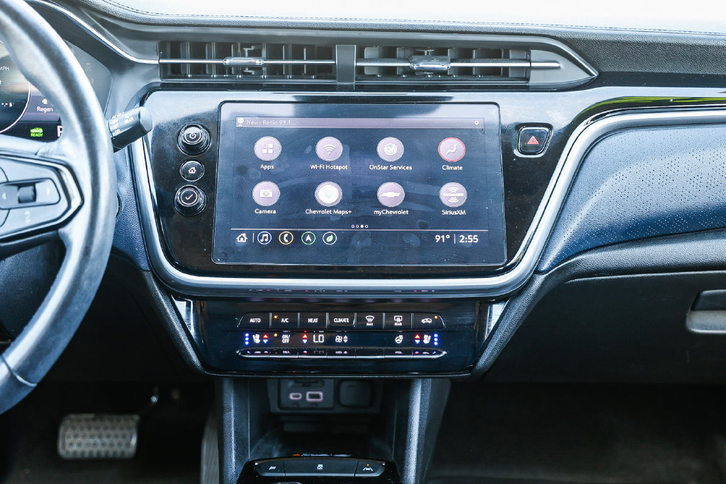 Used 2022 Chevrolet Bolt EUV Premier w/ Sun & Sound Package FWD image 19