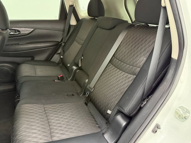 Used 2019 Nissan Rogue SV image 34