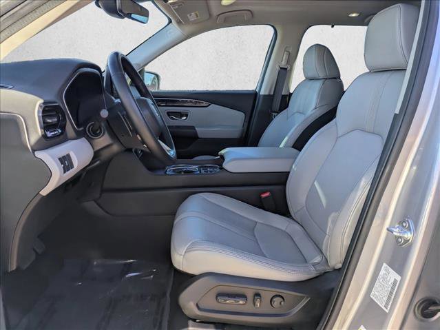 Used 2025 Honda Pilot Touring image 18