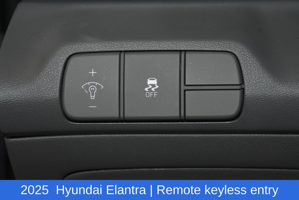 Used 2025 Hyundai Elantra SEL FWD image 10