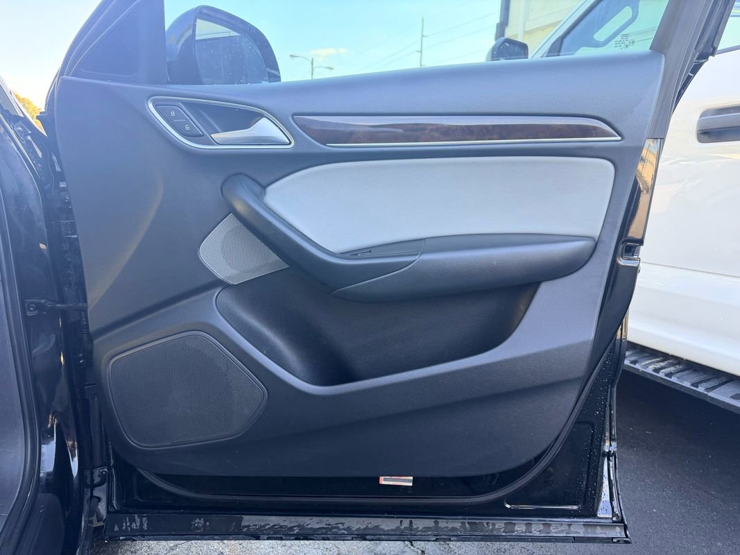 Used 2017 Audi Q3 2.0T Premium Plus w/ Premium Plus Package image 31