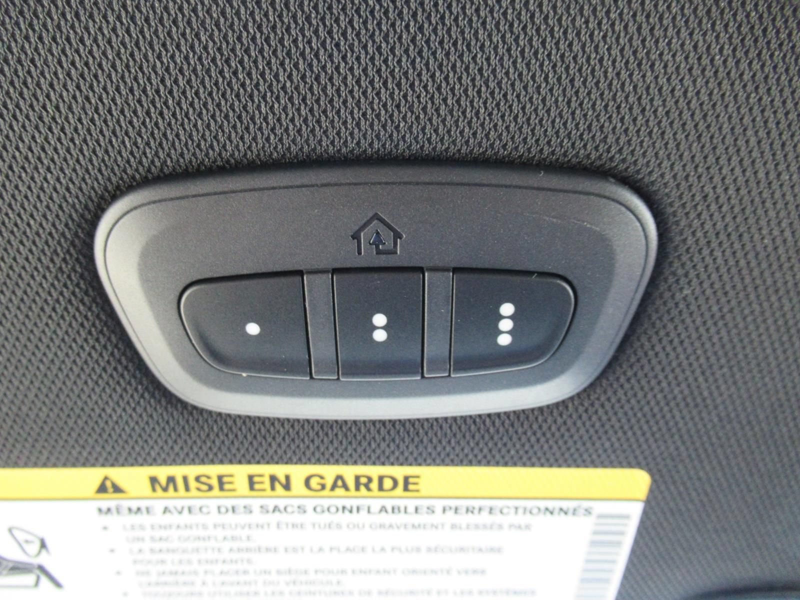 New 2027 Chrysler Pacifica Select FWD image 28
