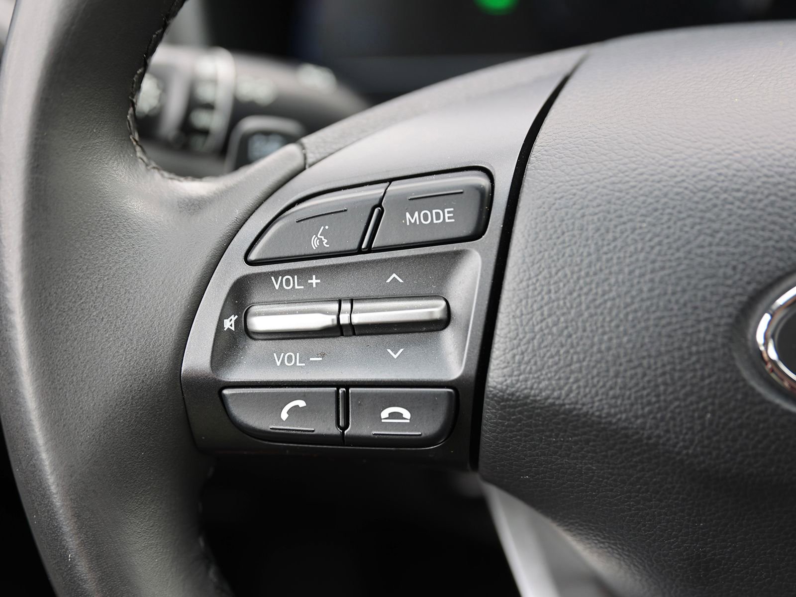 Certified 2021 Hyundai Kona Limited FWD image 36