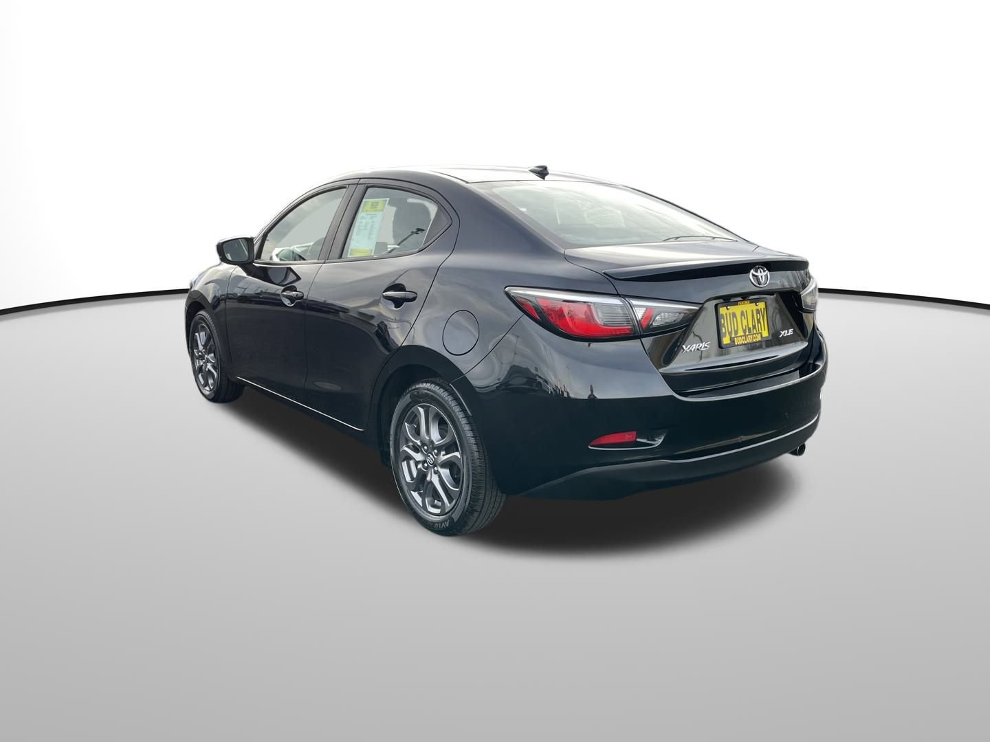 Used 2019 Toyota Yaris XLE image 6