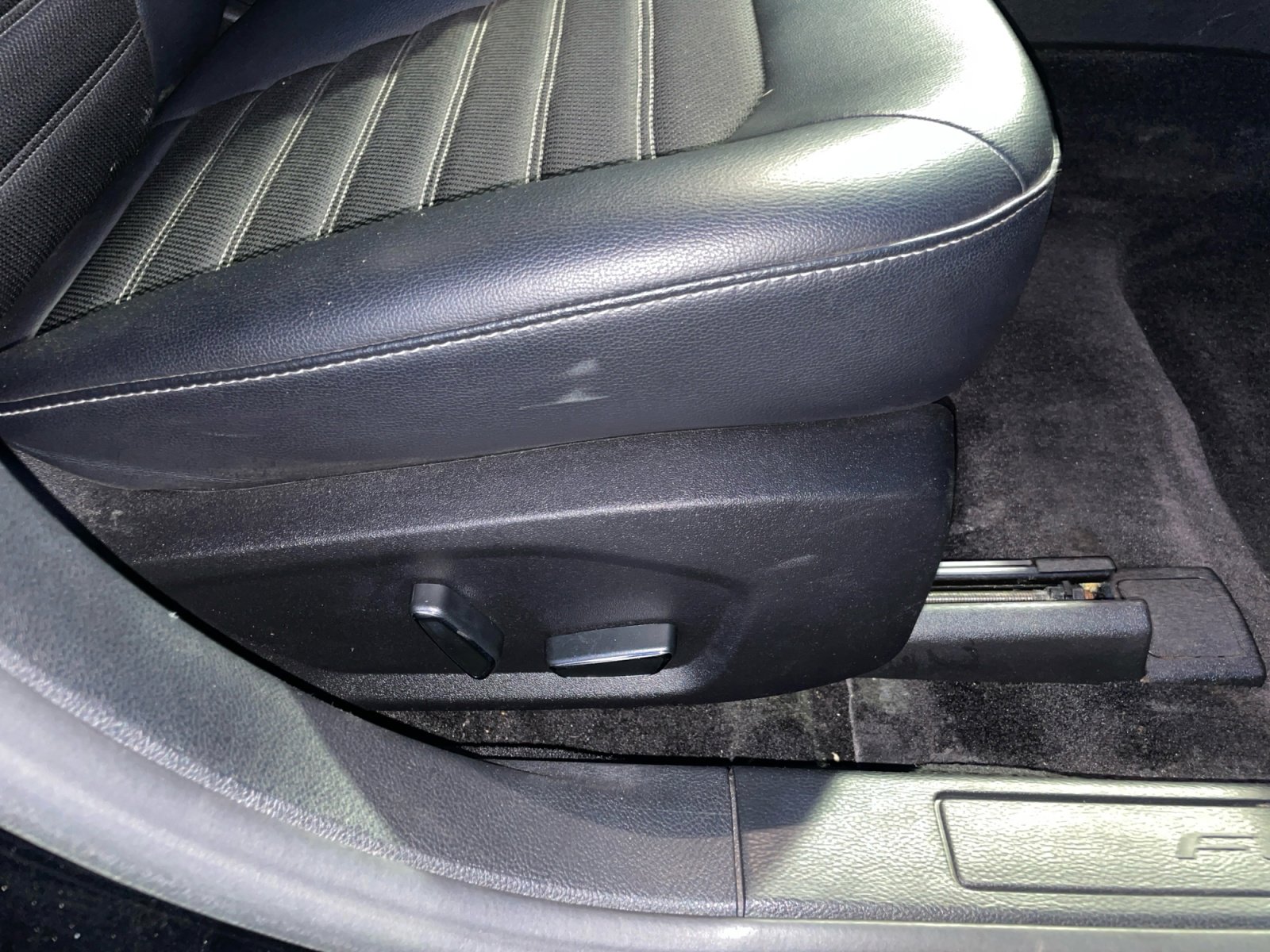 Used 2017 Ford Fusion SE w/ Equipment Group 201A AWD/4WD image 31