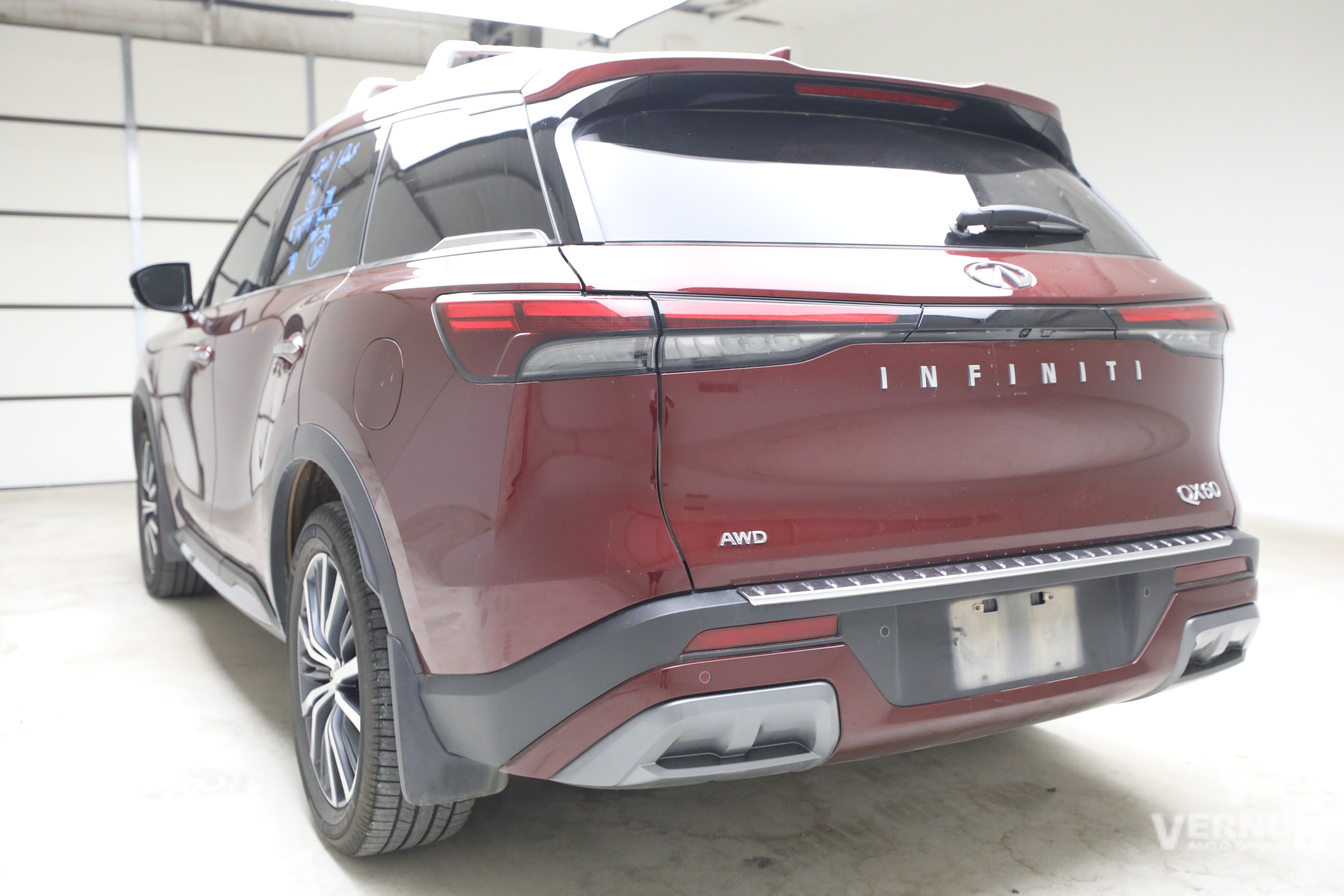 Used 2023 INFINITI QX60 Sensory w/ Cargo Package AWD/4WD image 2