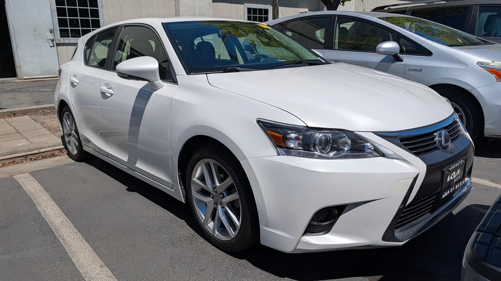 Used 2016 Lexus CT 200h w/ Accessory Package 2 FWD image 5