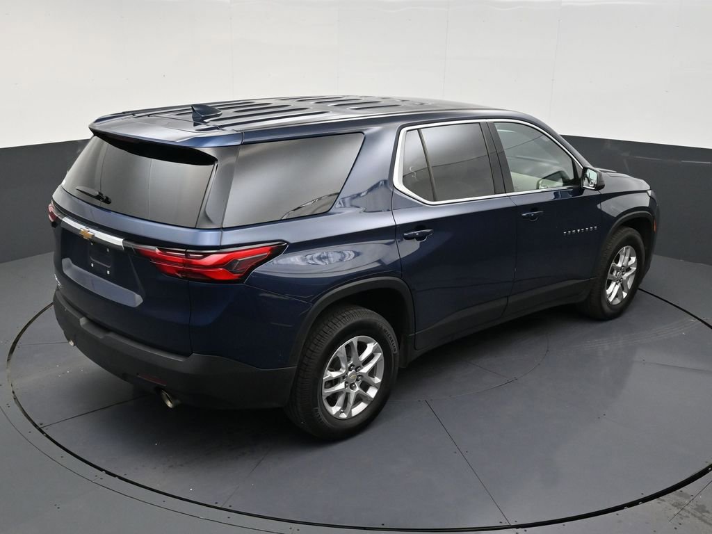Used 2023 Chevrolet Traverse LS FWD image 16
