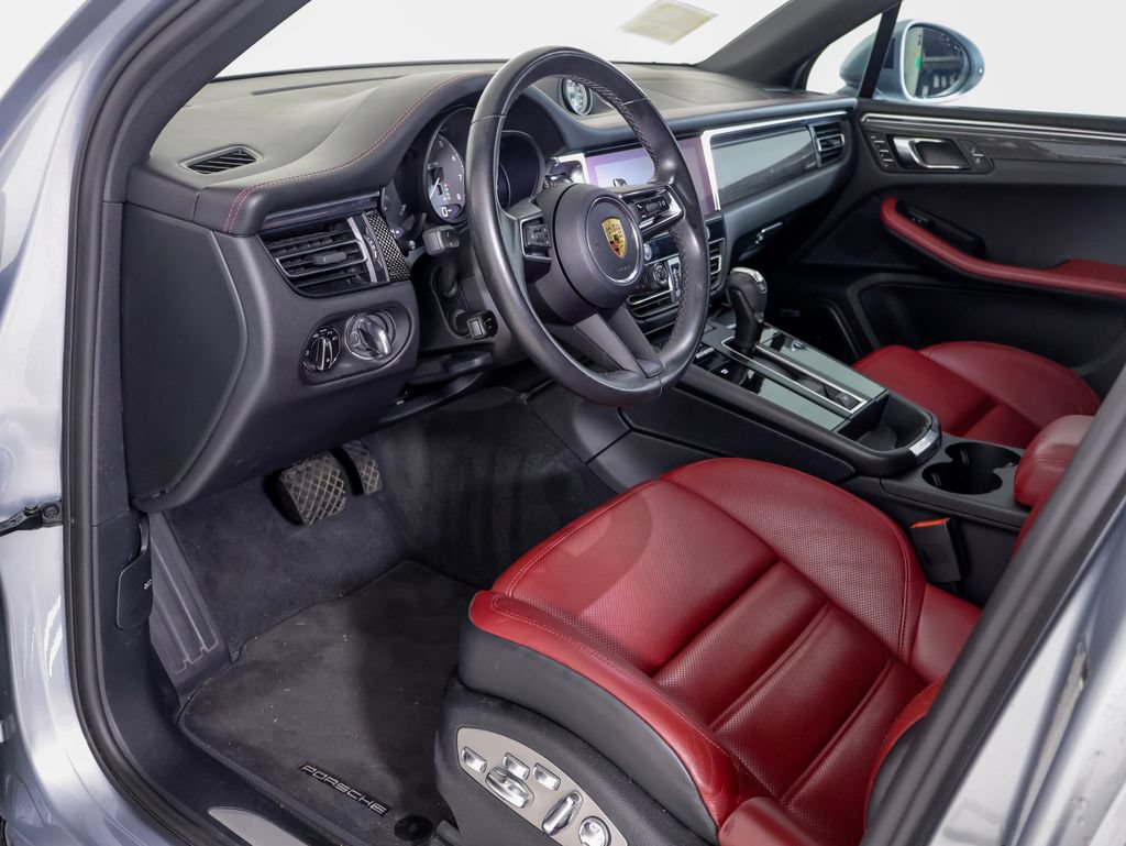 Certified 2022 Porsche Macan S w/ Premium Package Plus AWD/4WD image 4